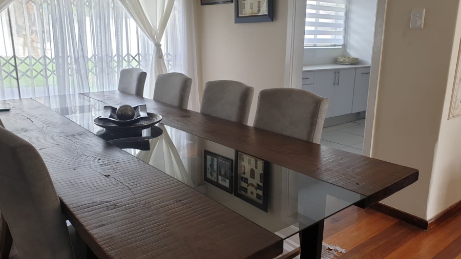 To Let 4 Bedroom Property for Rent in Beacon Bay Eastern Cape